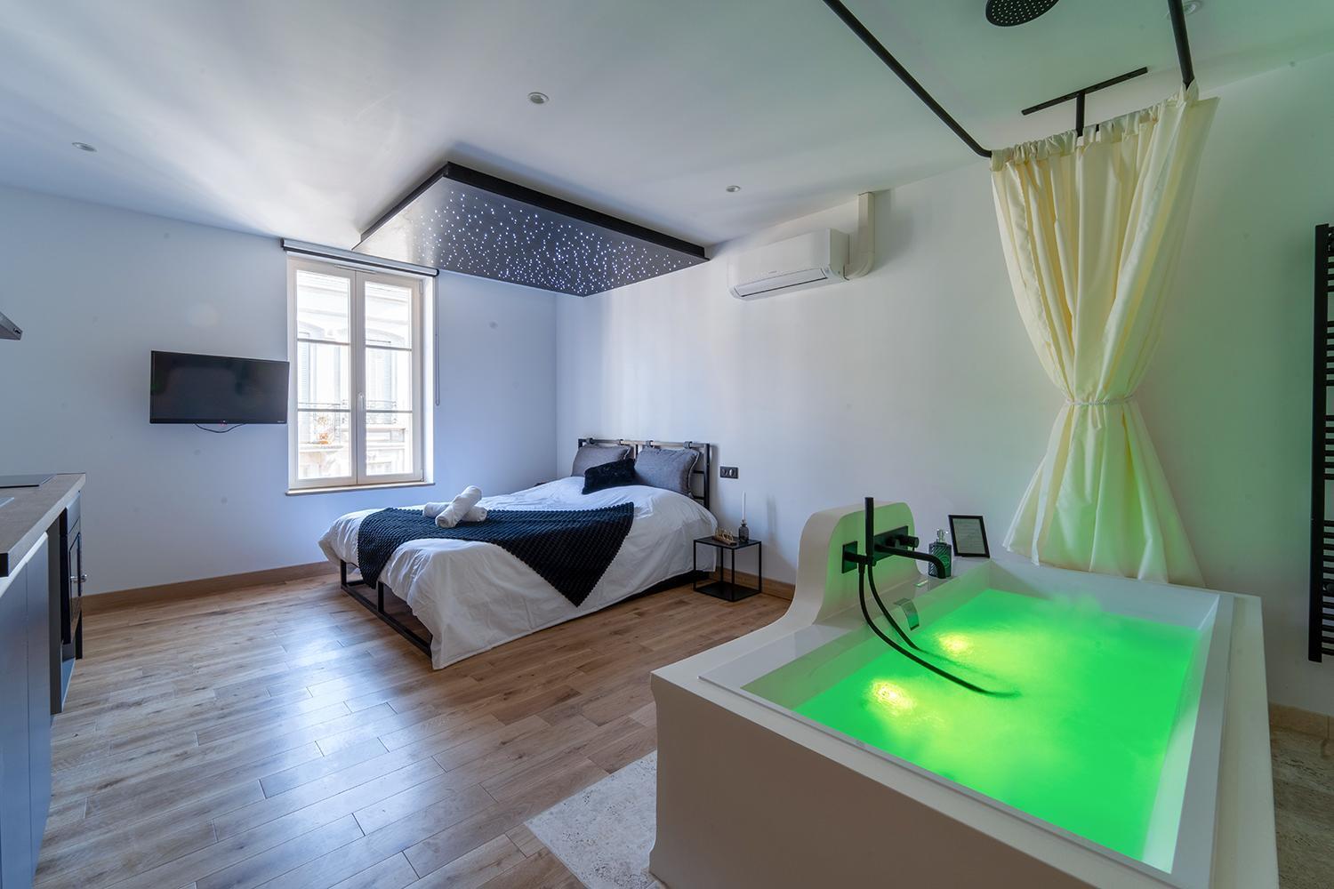 La Nuit Sous Les Etoiles Apartment Nancy Luaran gambar